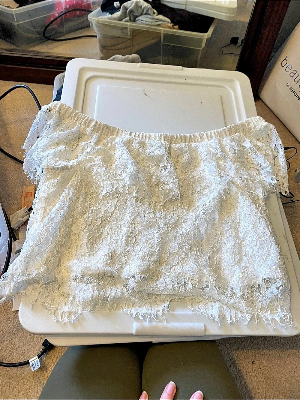 Forever 21 lace Off-Shoulder Blouse in White Size Medium